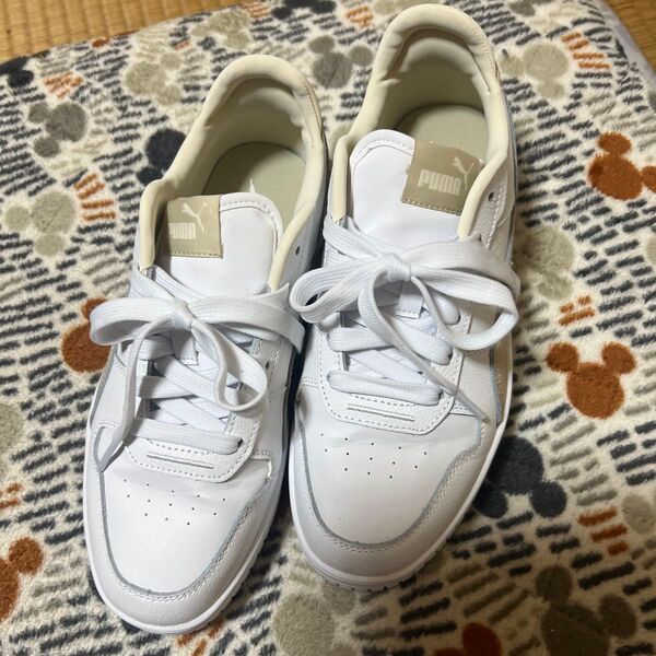 PUMAスニーカー
