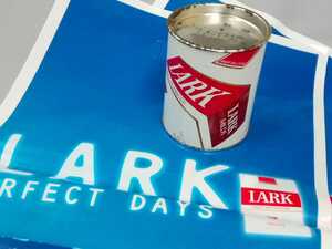 LARK/ラーク◆缶 & ショップバッグ◆小物入れ/フリーケース　ビニールバッグ/サーフィン柄　当時物　たばこ/タバコ　レトロ