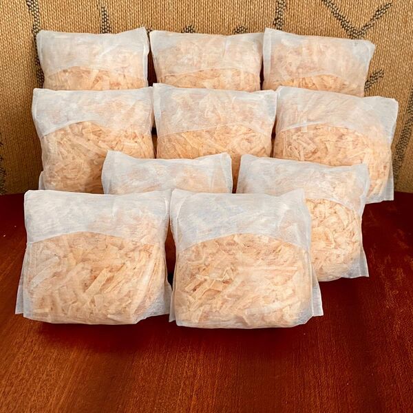 42 削りたてをお届けします 国産 ヒノキチップ ひのきおがくず 香り袋 おがくず10袋