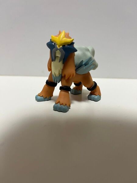 立体ポケモン図鑑 エンテイ 色違い