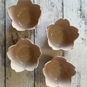 桜花型小鉢 ピンク4枚 カフェ風 オシャレ せっ器 副菜皿