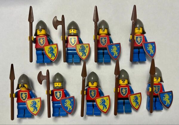 【LEGO お城シリーズ】クルセイダーのミニフィグ 9体セット+武器