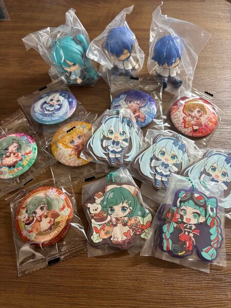 初音ミク あそーと 雪ミク マジカルミライ KAITO ラバスト 缶バッジ