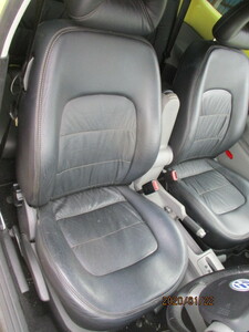 # Volkswagen New Beetle передний сиденье правый б/у снятие частей есть ремень безопасности ремень пряжка задние сидения подголовники #