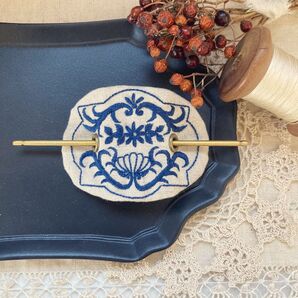 植物装飾刺繍マジェステ(ルネサンス・ブルー)
