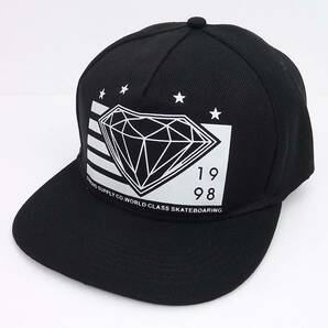 Diamond supply Co. ダイアモンド サプライ 1998 ロゴ スナップバックキャップ（ブラック/ホワイトロゴ）【並行輸入品】