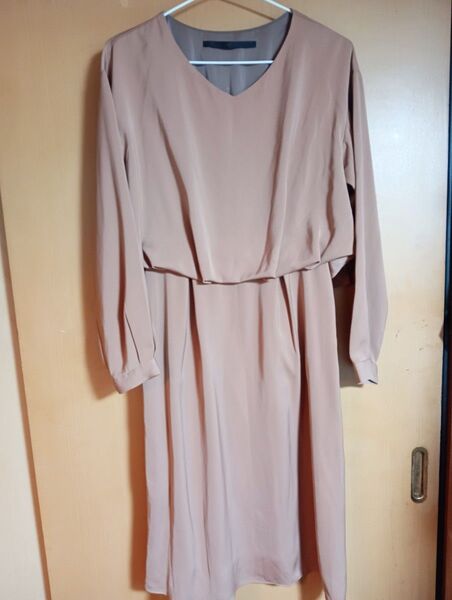 ワンピース 長袖 ベージュ ロング