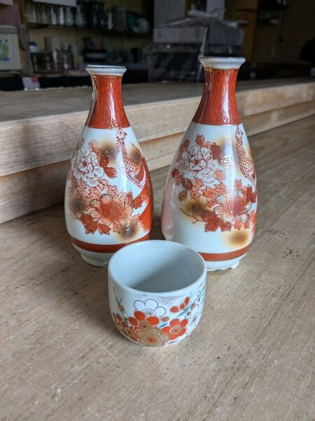 九谷焼徳利2コ、お猪口1コ