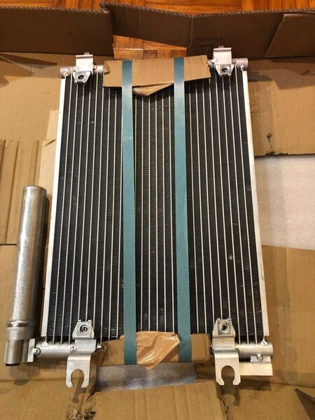 全国送料無料 スズキ キャリィ コンデンサー DA63T 95310-67H00 一度取り付けのみ 定価18,700円 SUZUKI CARRY