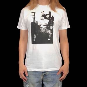 新品 ジャッキーチェン 香港 映画 スネーキーモンキー蛇拳 カンフー アクション 構え ファイティングポーズ Tシャツ ユニセックス Mサイズ