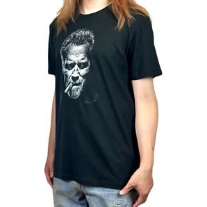 新品 アーノルドシュワルツネッガー ターミネーター プレデター ハリウッド アクション 映画 俳優 咥え煙草 Tシャツ ユニセックス Sサイズ