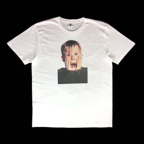 新品 ホームアローン 子役 俳優 マコーレーカルキン ケビン 90年代 クリスマス コメディ 留守番 泥棒 映画 Tシャツ オーバーサイズ XL(LL)