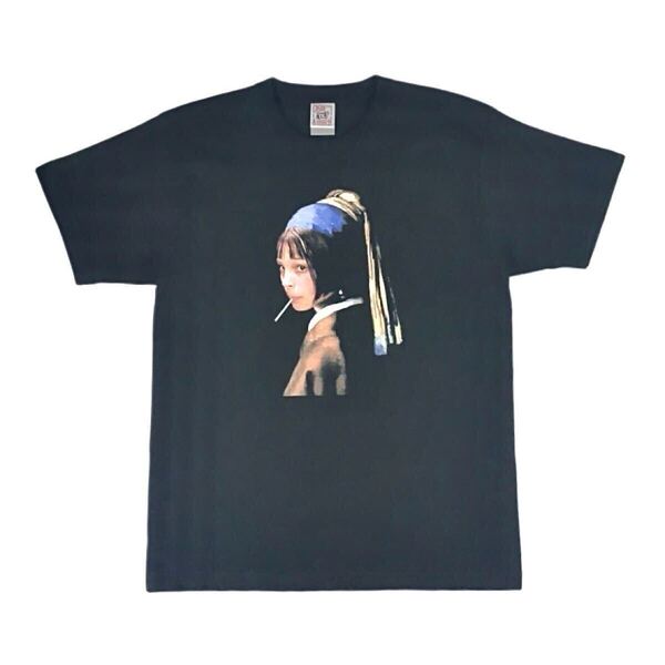 新品 LEON レオン マチルダ フェルメール 真珠の耳飾りの少女 青ターバン 映画ヒロイン 絵画アートパロディ Tシャツ オーバーサイズ XL(LL)