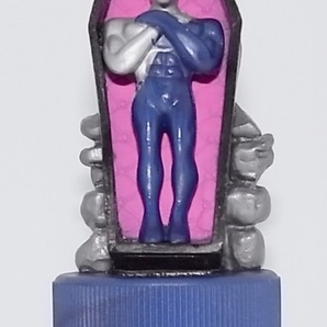 希少 非売品 ペプシ ボトルキャップ 第4弾 モンスターズ・ミート・ペプシマン 4.COFFIN (PINK) PEPSIMAN bottle cap フィギュア