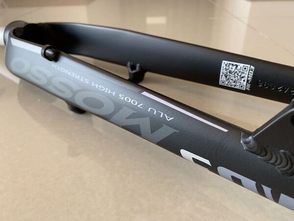 26インチMTB用 MOSSO MD3 フロントフォーク V & DISKブレーキ両対応 新品
