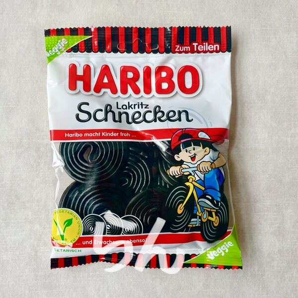 HARIBO 【日本未販売】lakritz schnecken 175g タイヤグミ 黒いグミ まずいグミ
