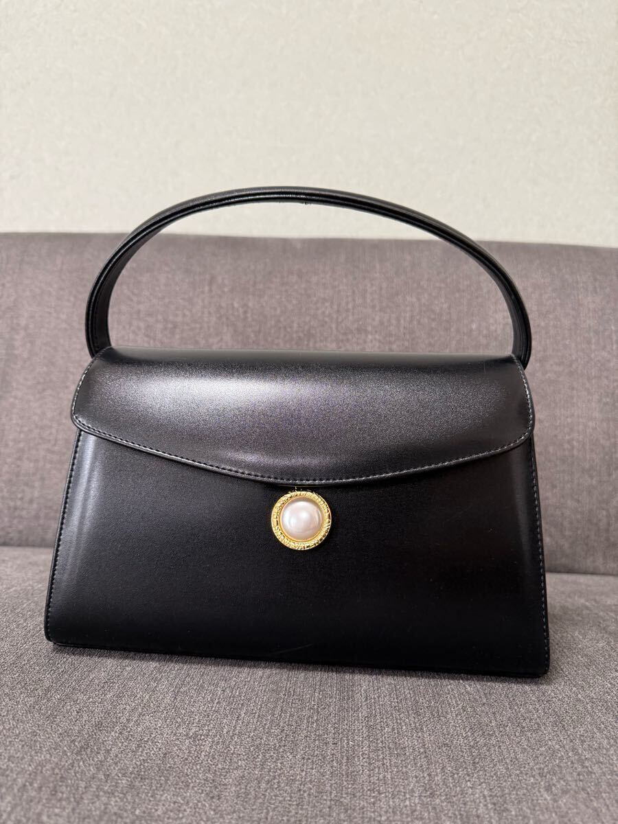 Yahoo!オークション -「diana valentino バッグ」の落札相場 Yahoo!オークション -「diana valentino バッグ」の落札相場