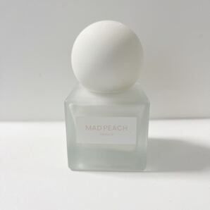 マッドピーチ MAD PEACH グローフィルタープライマー 豊富な保湿成分ヒアルロン酸を豊富に含む化粧下地 定価2970円