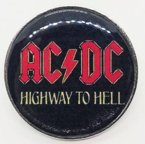 送料無料 AC/DC 赤文字 ロックバンド ピンブローチ ピンズ PINS バッジ バッヂ アメリカン雑貨 スマアク