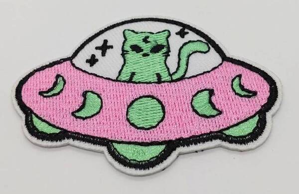 送料無料 猫 UFO 未確認飛行物体 UMA アイロン のりつき 刺繍 ワッペン アップリケ アメリカン雑貨 スマアク