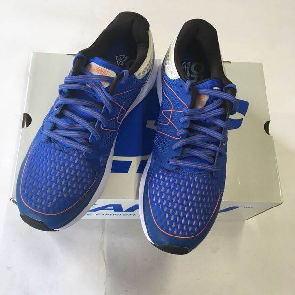 新品 未使用 KARHU カルフ メンズ スニーカー SYNCHRON ORTIX ランニング シューズ 27.5cm