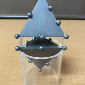 ◎送料無料 風大和研究所 ピカソ 60 コア ピラミッド 光振動 パワースポット 0磁場エネルギー ゼロ アクリル台割れ有り 現状品 置物 チタン