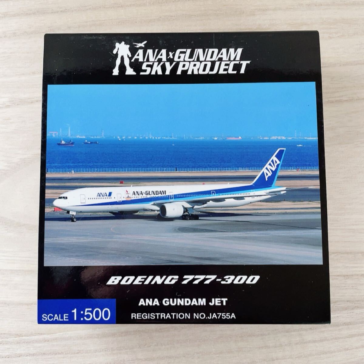 1/200 B777-300 ANA ガンダムジェット JA755A [NH20035] 全日空