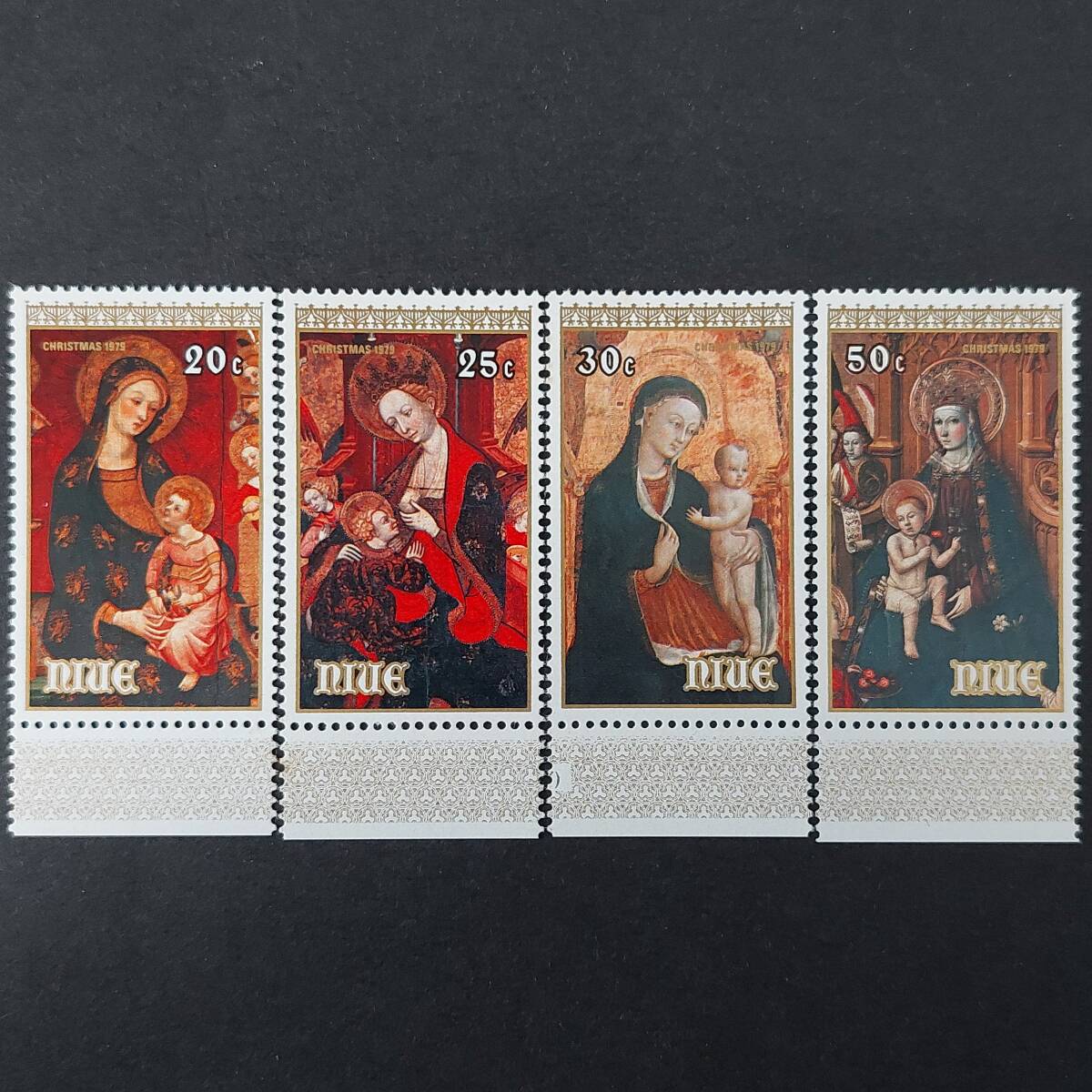 2391 外国切手 ギルバート諸島 1969年クリスマス 聖母子 2種完