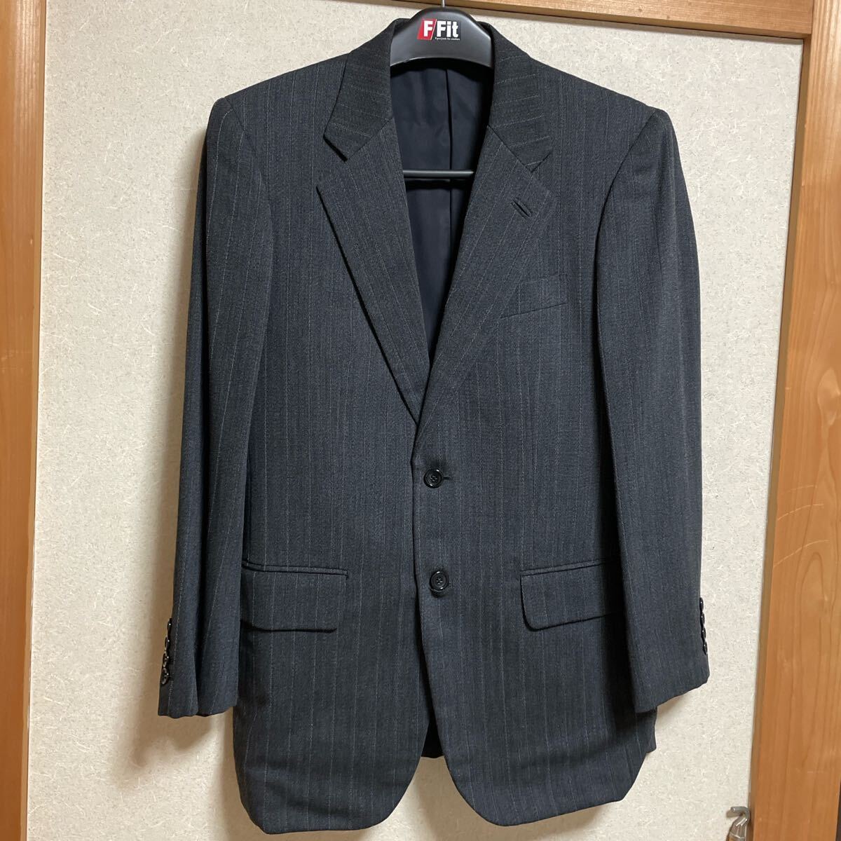 メンズスーツ　秋冬用　上下　リキエル　サイズM ウエスト78 クリーニング済