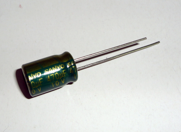 電解コンデンサ 470μF 10V 105℃ 10V 470uF 10V 470uF コンデンサ 液漏れ修理 マザー 電源 修理 送料込み 1個のみ