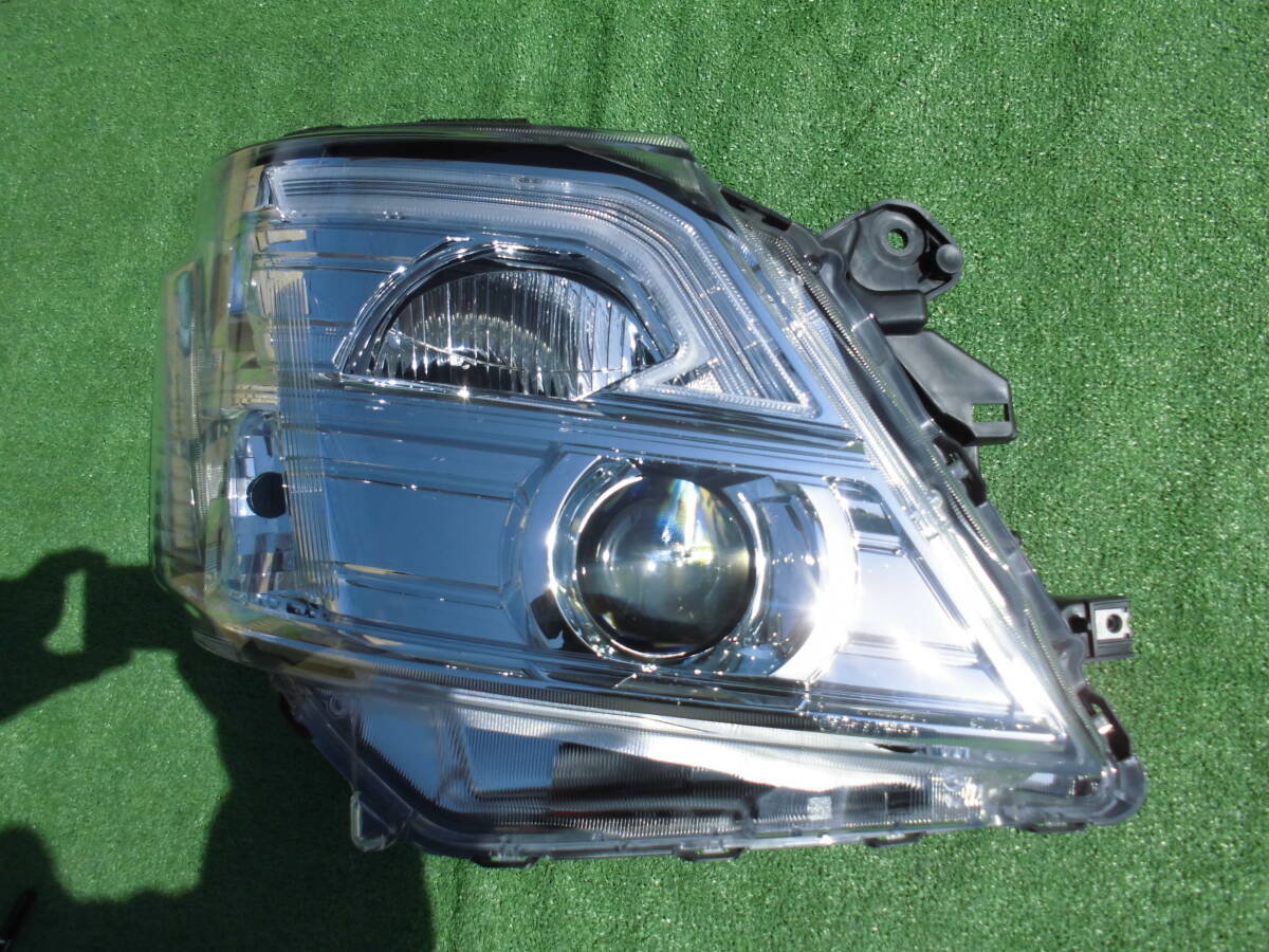NV350 ヘッドライト 純正（車 ライト、レンズ）の商品一覧