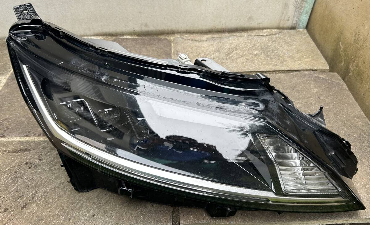 送料込 即決 ノート E13 純正 LED 左右 ヘッドライト 26060