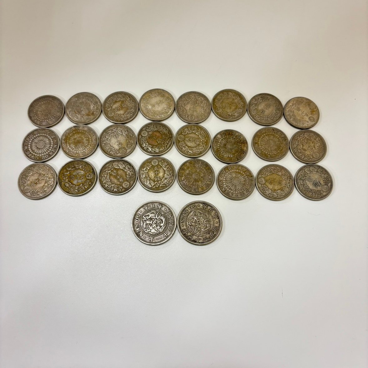 Yahoo!オークション -「旭日竜明治1円銀貨」(日本) (硬貨)の落札 Yahoo!オークション -「旭日竜明治1円銀貨」(日本) (硬貨)の落札