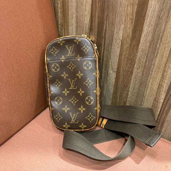 LOUIS VUITTON ルイヴィトン モノグラム ポシェットガンジュ ショルダーバッグ ボディバッグ ポーチ ウエストバッグ ブランド