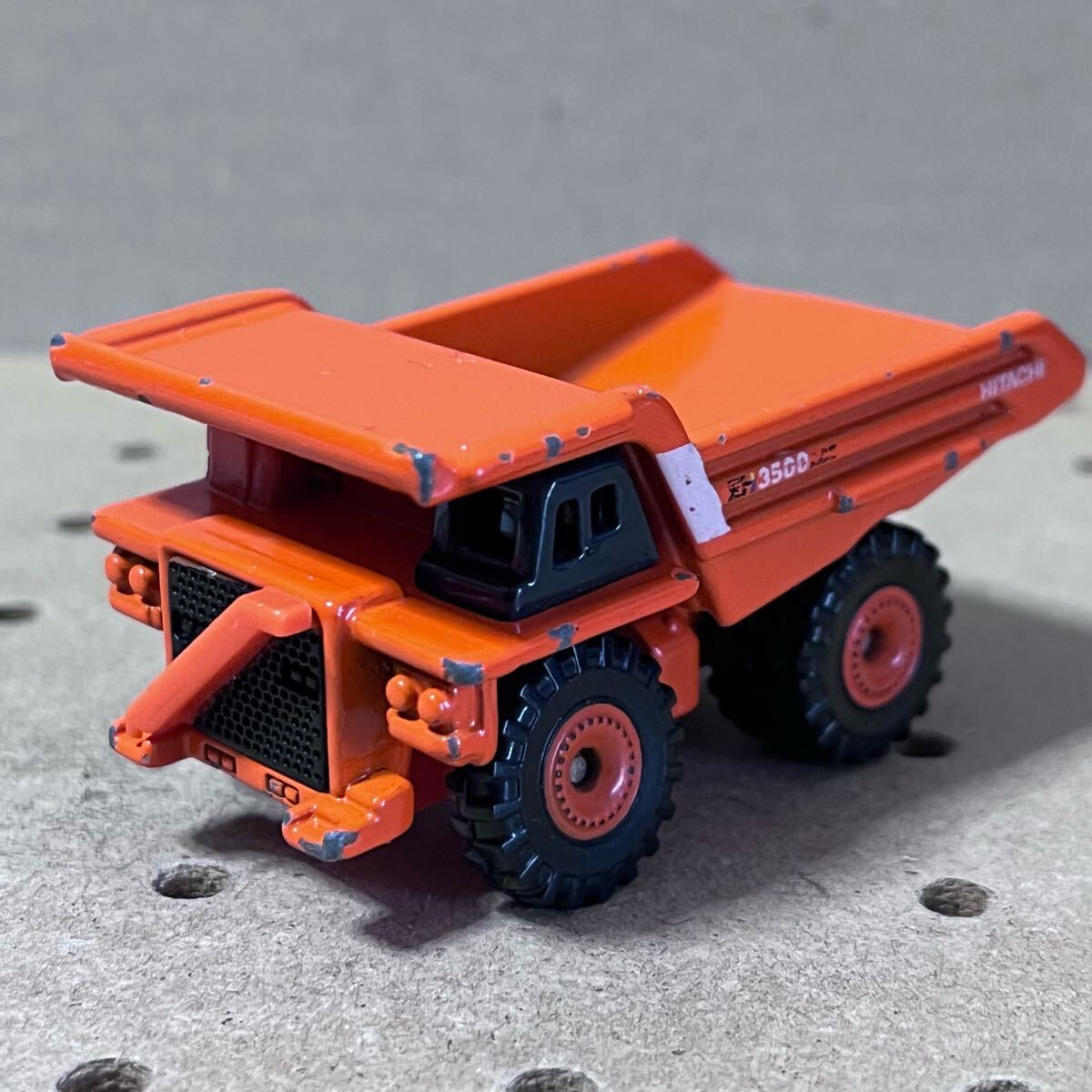 トミカ 日立DH321ダンプトラック【無塗装】
