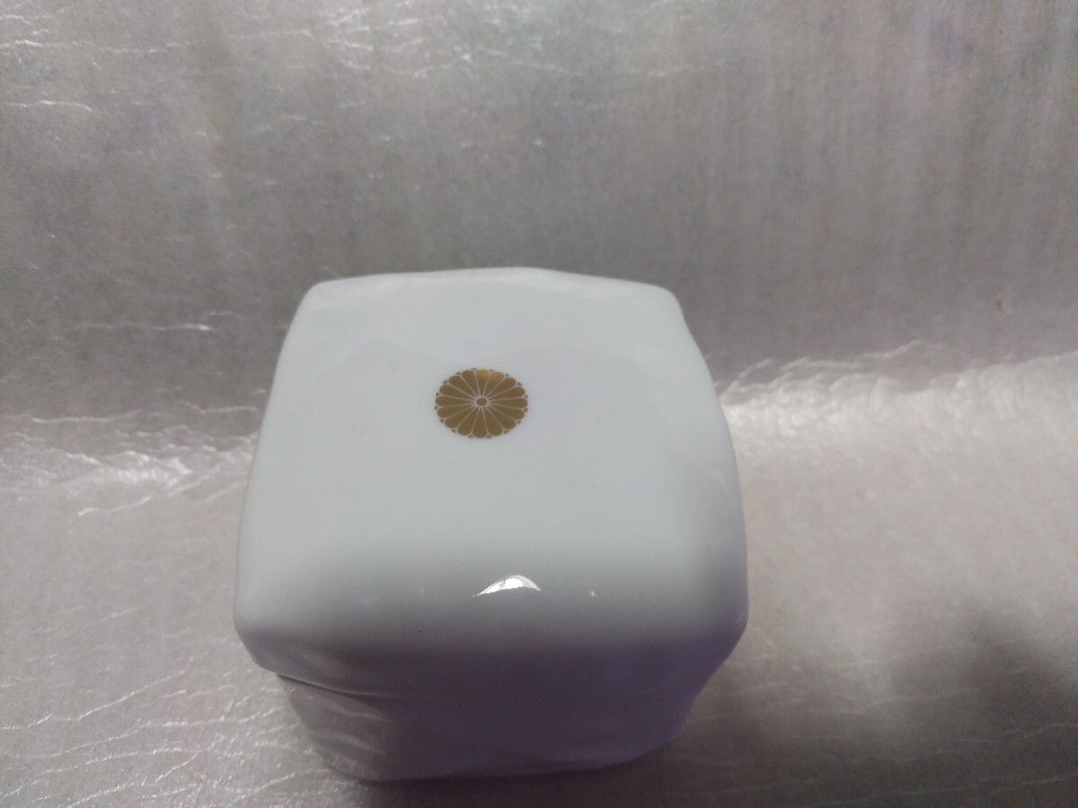 Yahoo!オークション -「皇室 菊」(日本の陶磁) (陶芸)の落札相場 Yahoo!オークション -「皇室 菊」(日本の陶磁) (陶芸)の落札相場