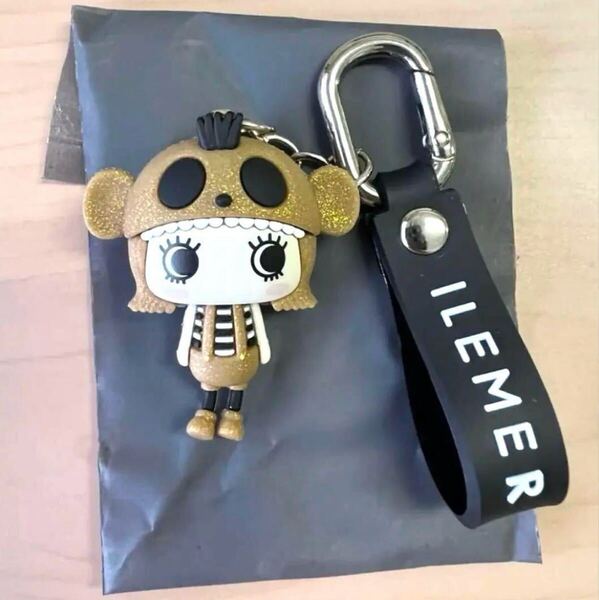 【新品未使用】ILMER ハッピーチャーム ゴールド ラメ キーホルダー