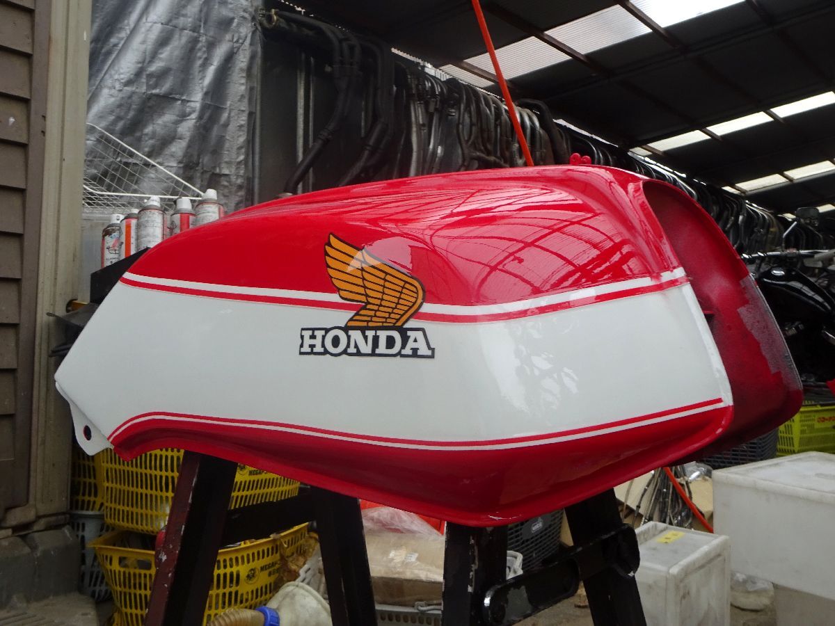 Yahoo!オークション -「cb750f 外装」(タンク) (パーツ)の落札 Yahoo!オークション -「cb750f 外装」(タンク) (パーツ)の落札