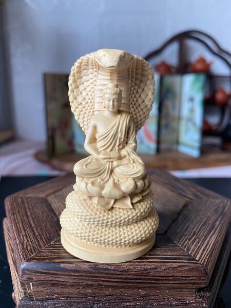 送料無料 仏教美術 柘植木彫り 釈迦如来 座像 蛇仏如来 彫刻仏像 如来 坐像 釈迦如来像 蛇座 仏像本尊