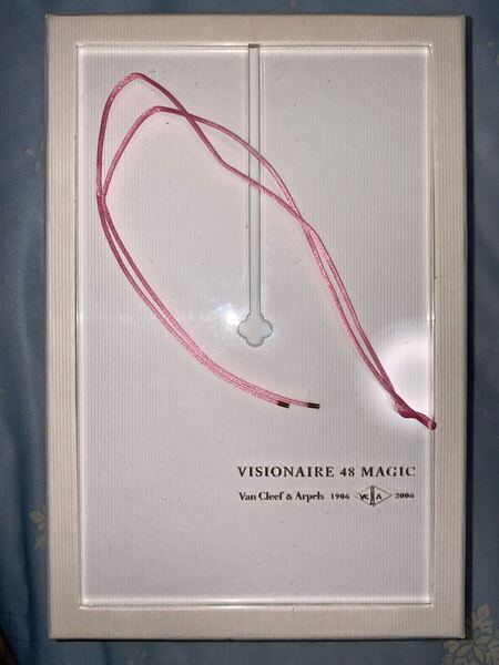 VISIONAIRE 48 MAGIC Van Cleef & Arpels ヴァンクリーフ アンド アーペル ヴァンクリ ヴィジョネア マジック チャーム無し 紐・ブックのみ