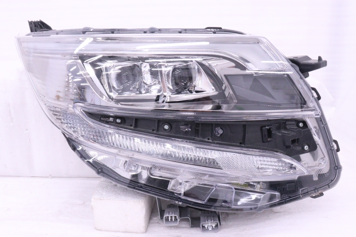 トヨタ ノア ヘッドライト 右 ノア NOAH 90系 MZRA90W ZWR90W 純正LED右ヘッドライト ICHIKOH