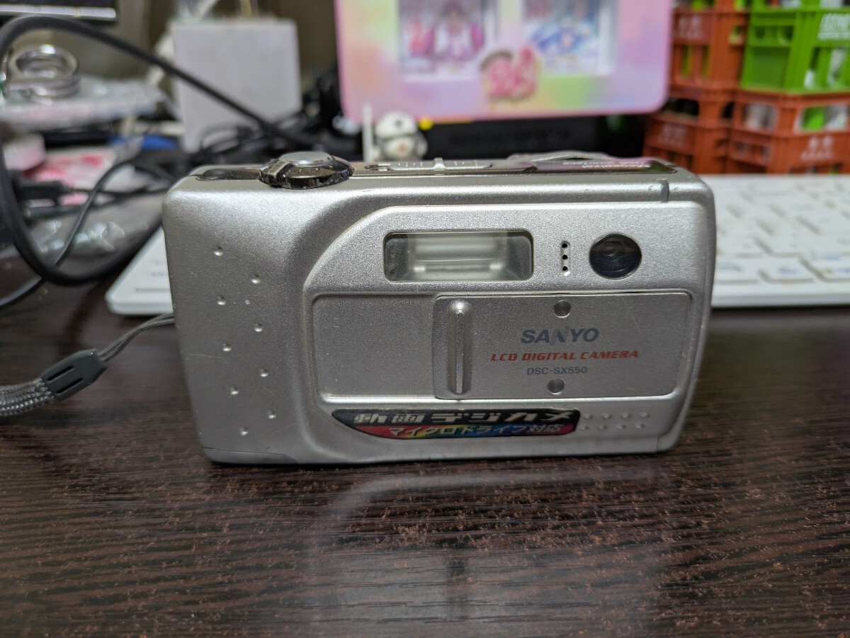 美品 サンヨー SANYO DSC-SX560 デジカメ コンデジ 単三電池