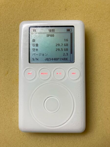 iPod 3generation (classic) A1040 32GBコンパクトフラッシュ&バッテリー交換 本体のみ レトロで可愛く個性的