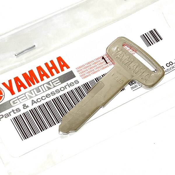 RZ250 純正 ブランクキーA 〇 ● ☆ RZ350 DT50 YB-1 TW225 TZR250 ビラーゴ250 FZR250 FZR750R YZF-R1 V-MAX 左側溝 新品 ヤマハ YAMAHA