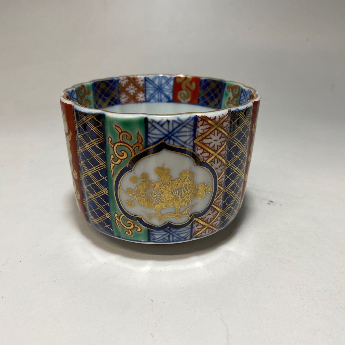 Yahoo!オークション -「大聖寺伊万里」(金襴手) (色絵)の落札 Yahoo!オークション -「大聖寺伊万里」(金襴手) (色絵)の落札