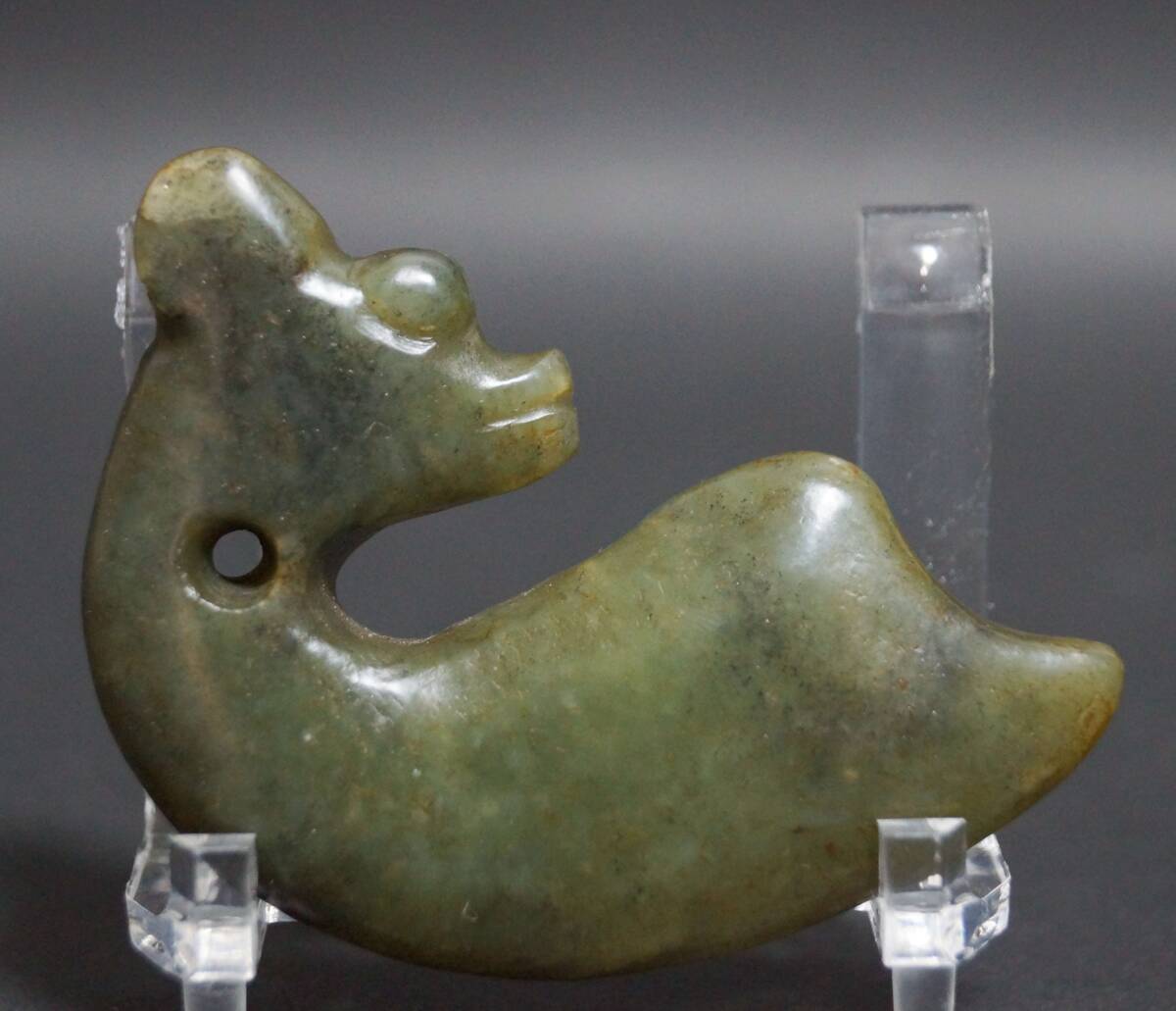 古代 和田玉(ホータン)細工彫り『玉猪龍』 根付 提げ物 装飾品☆紅山