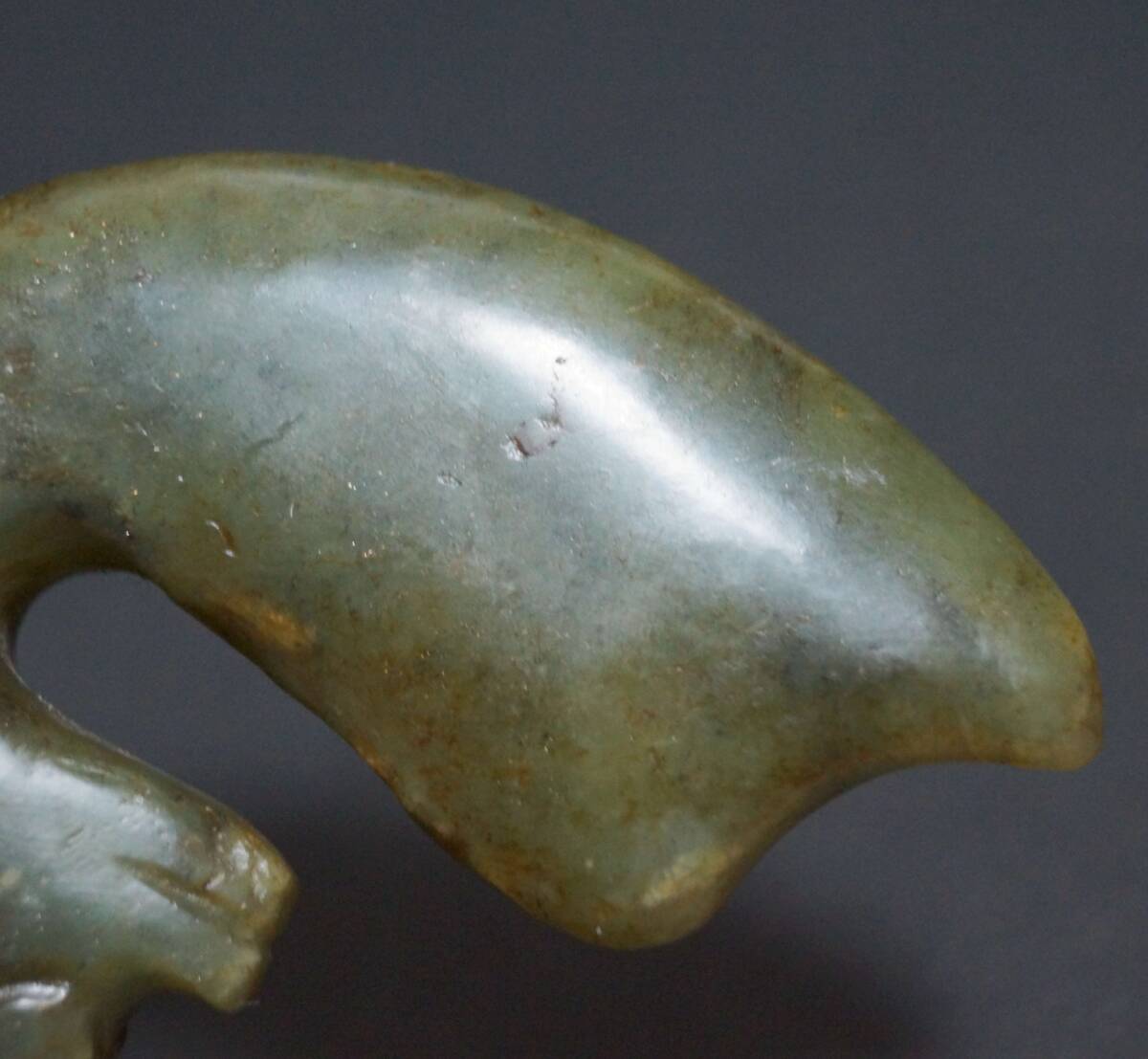 古代 和田玉(ホータン) 細工彫り『観音菩薩像』玉佩根付 緒締玉 提げ物 装飾品 古代 和田玉(ホータン) 細工彫り『観音菩薩像』玉佩根付 緒締玉