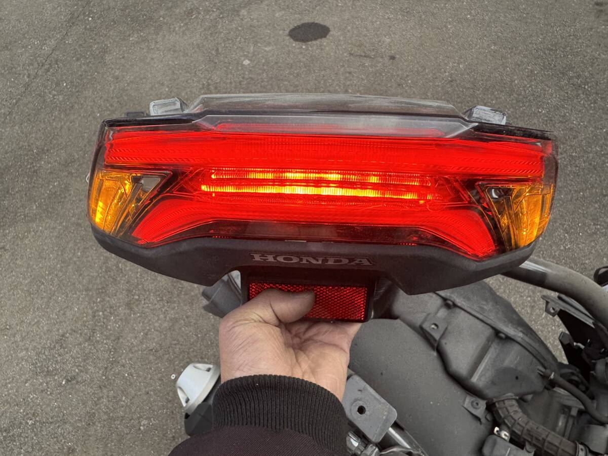 Yahoo!オークション -「pcx」(テールランプ) (純正品)の落札相場