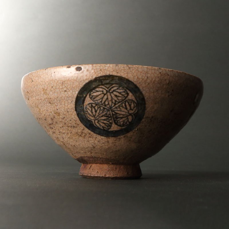 Yahoo!オークション -「三つ葉葵」(茶碗 ) (茶道具)の落札相場 Yahoo!オークション -「三つ葉葵」(茶碗 ) (茶道具)の落札相場