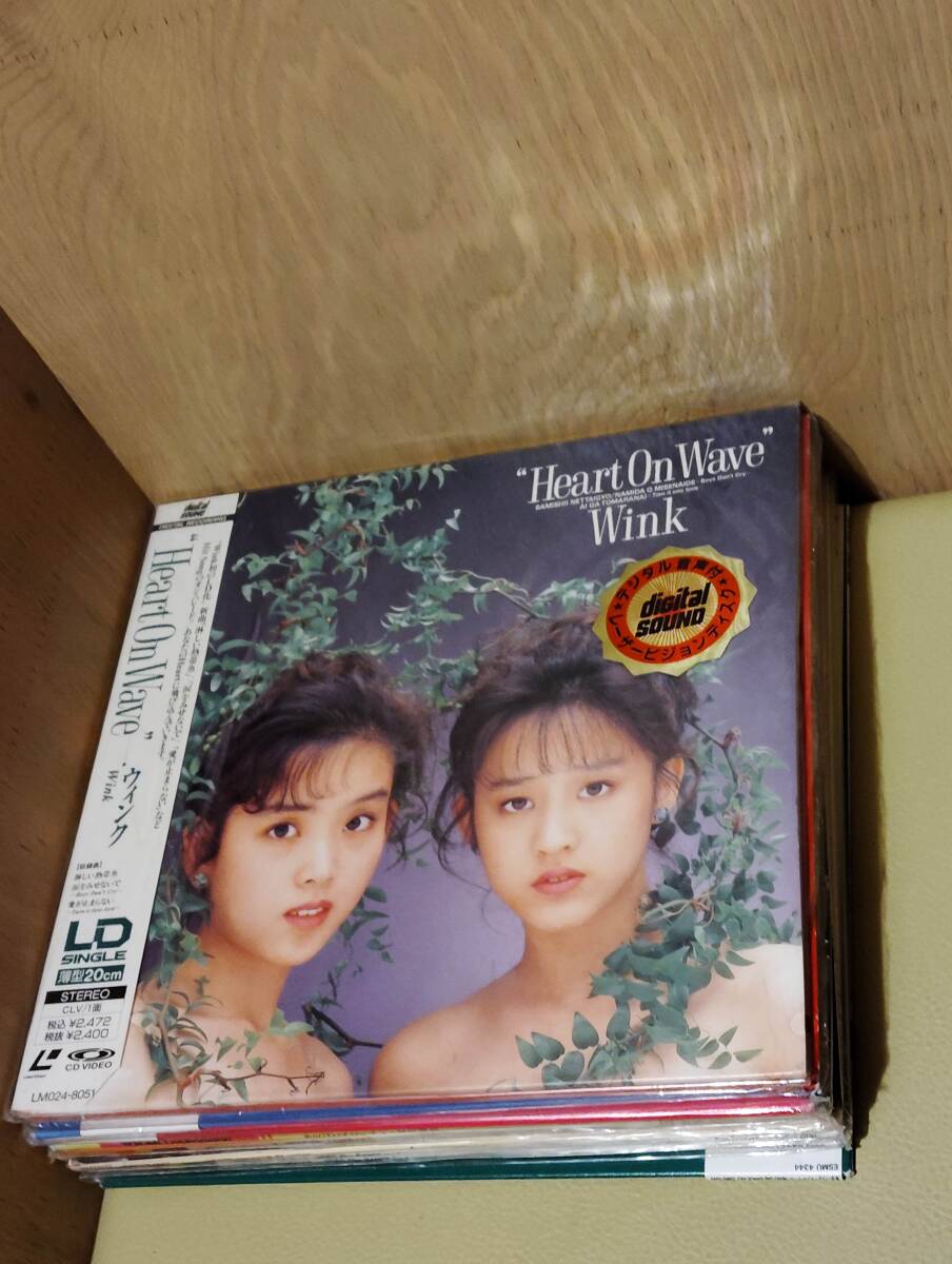 セール中…相田翔子直筆サイン入り写真… - メルカリ